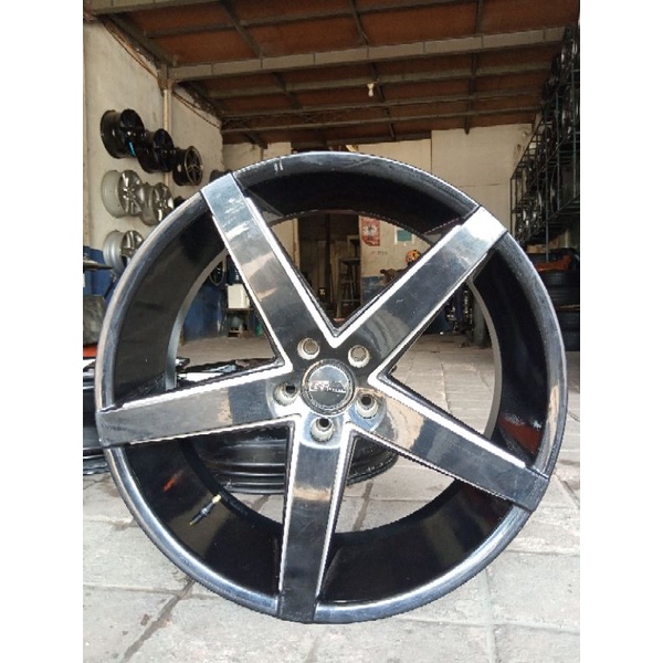 velg mobil bekas RING 22 lebar 8,5 pcd 5×114 ET 40