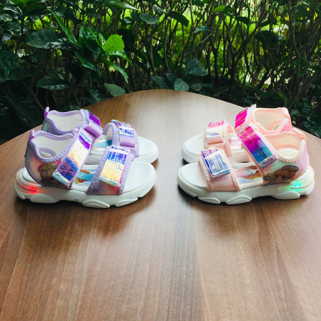 Sepatu Sandal Anak Perempuan Import / Princess / Lampu LED/ Hologram