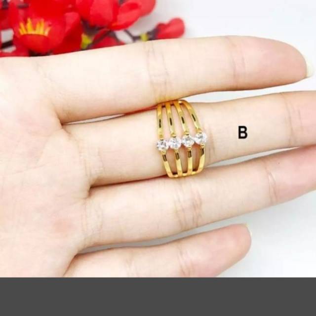 Cincin mata baris4 titik titanium gold