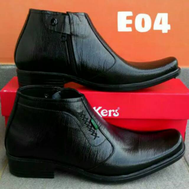 Sepatu kickers pria pantofel