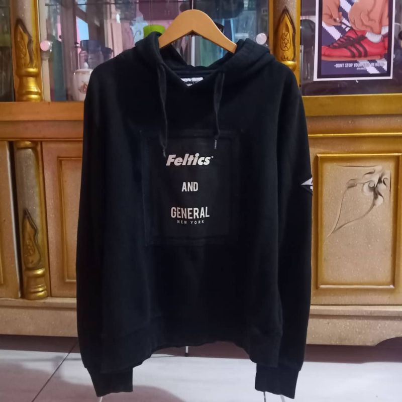 Feltics X General Idea (Soldlapak)