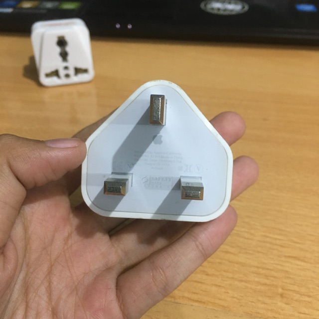 Preloved Power Adapter Iphone Kaki 3