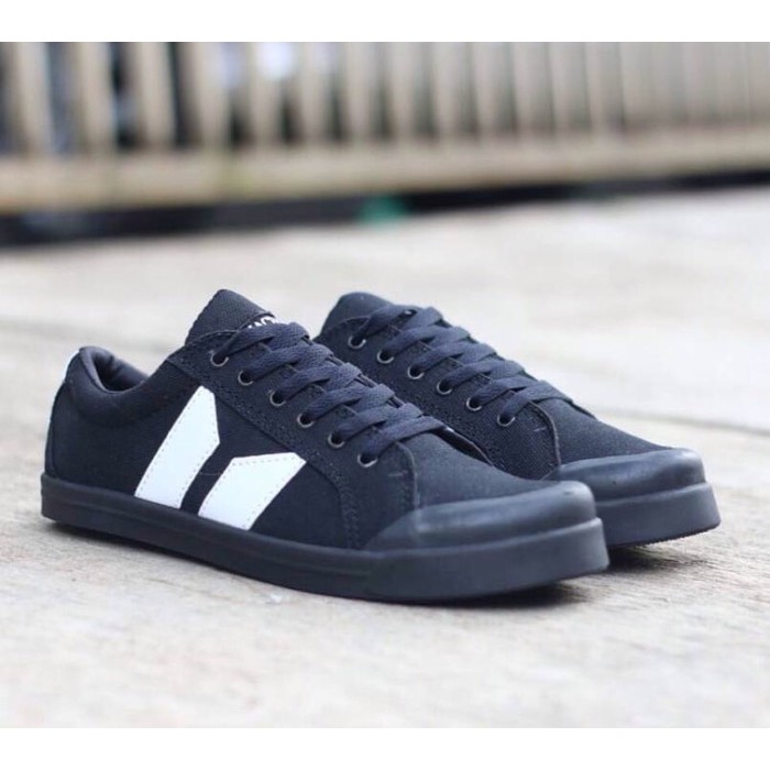 Sepatu macbeth vegan macbeth eliot snakers pria
