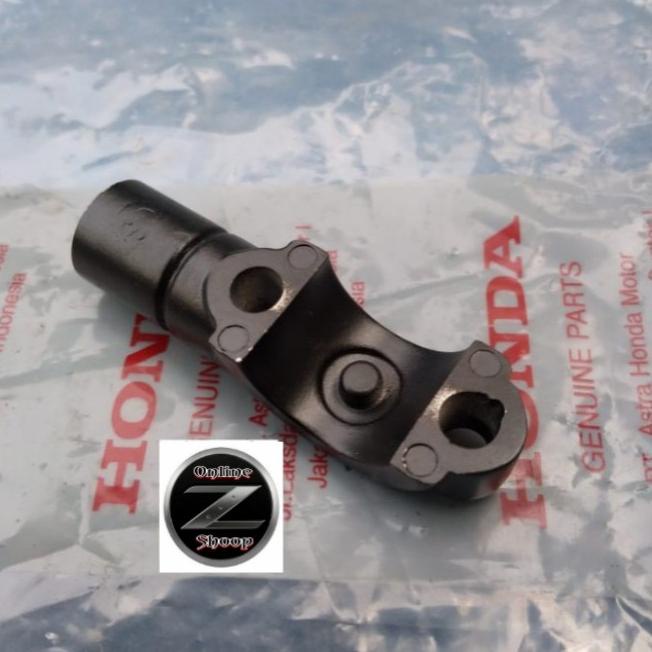 kleman dudukan spion kiri beat street Scoopy fi Vario 150 new ori