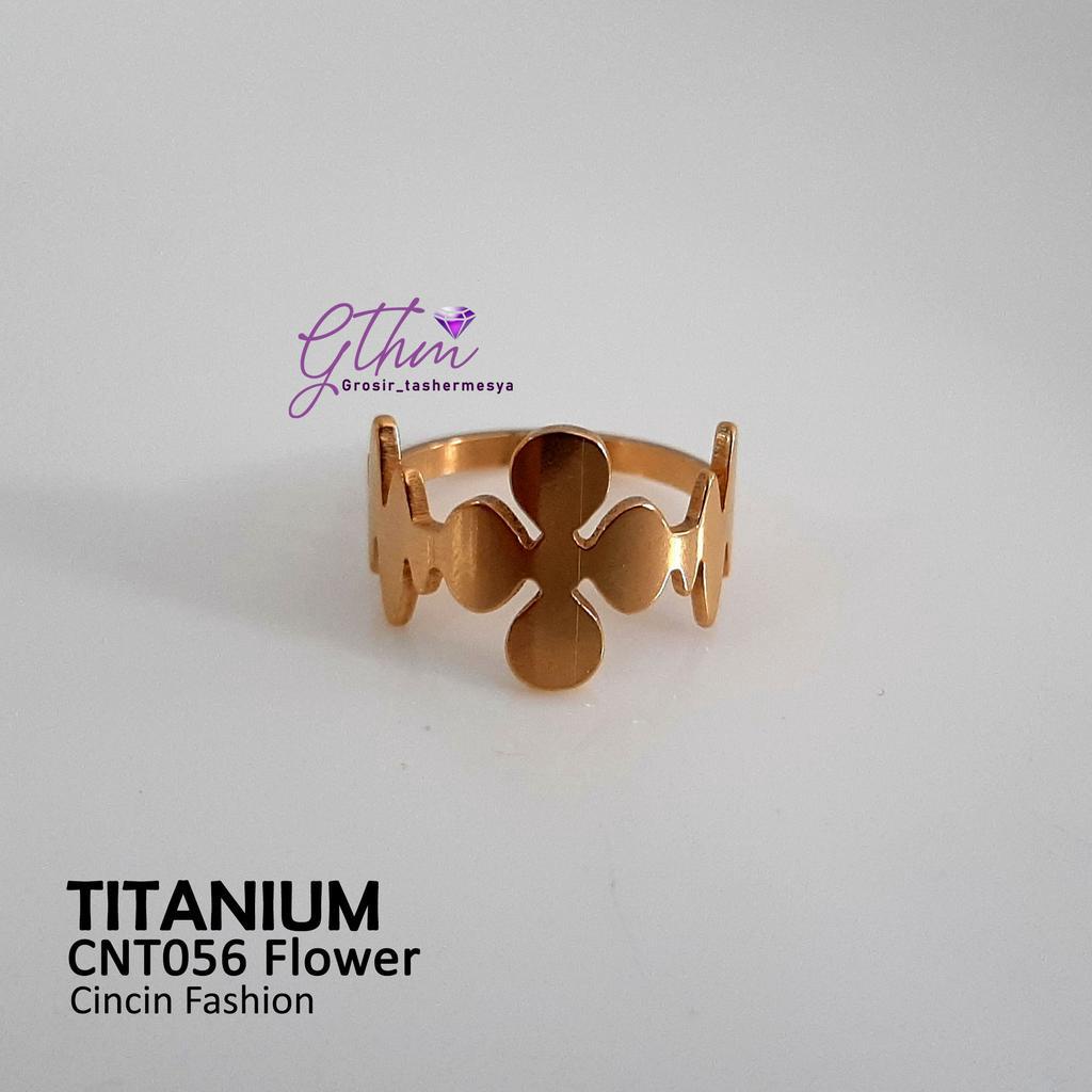 cincin titanium cnt056 motif bunga clover