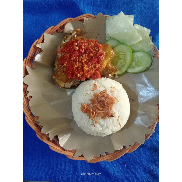 

Soto Ayam dan Ayam Penyet Bu Suryati