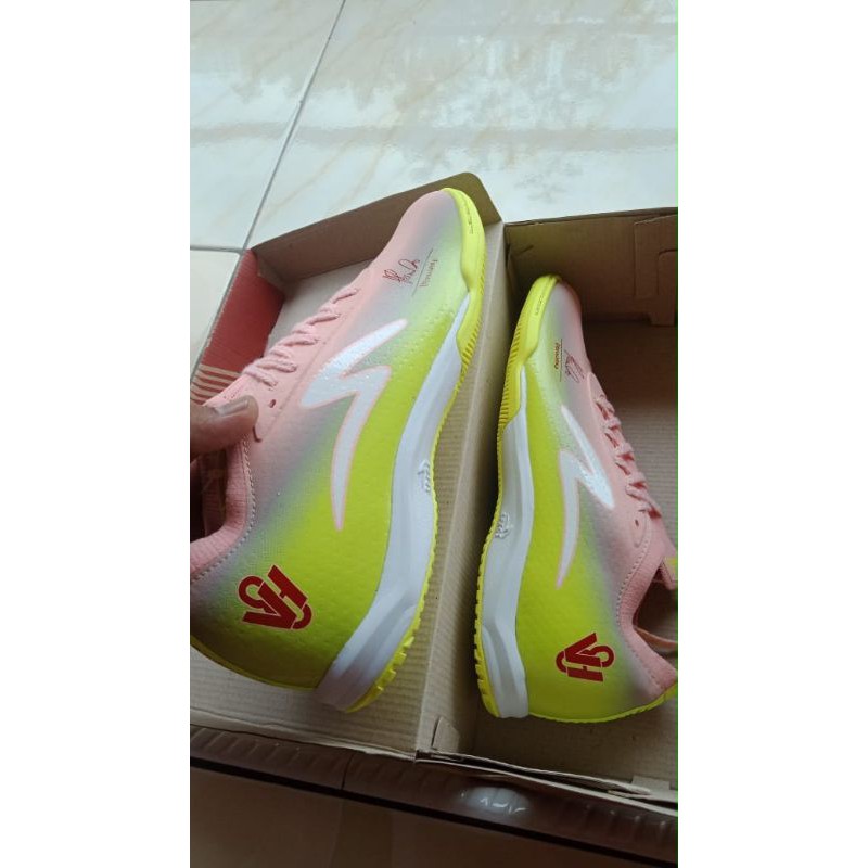 SPECS Accelerator lightspeed II in v8 SE