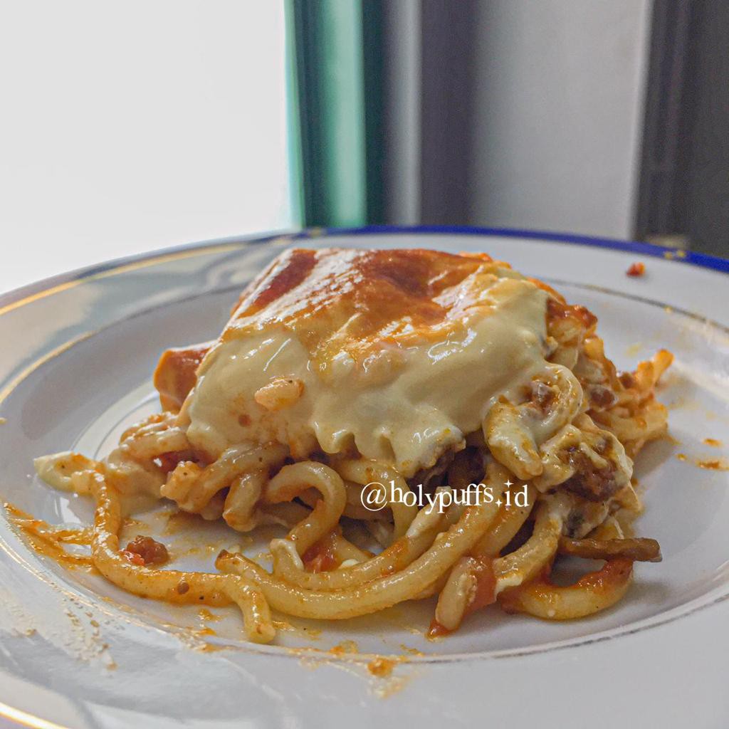 

Baked Spaghetti Bechamel