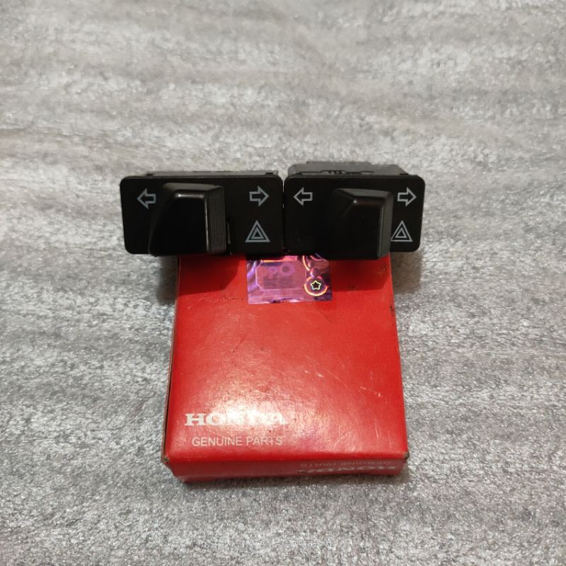 SAKLAR TOMBOL SEN HAZARD BEAT SPASY SCOOPY VARIO 110 125 150 FI INJEKSI