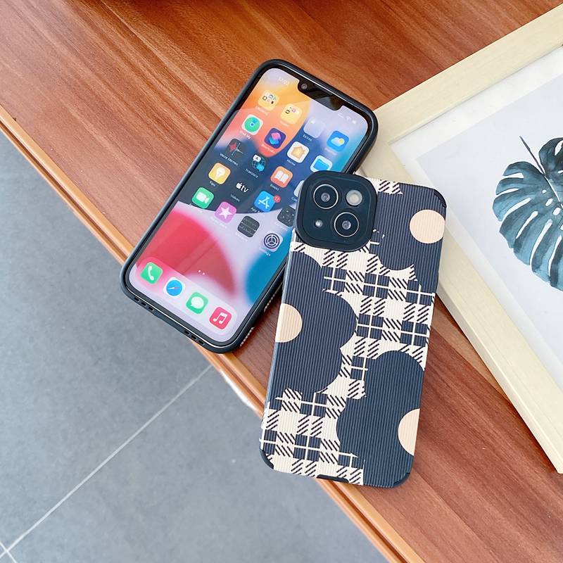 Soft Case Motif Bunga Kotak-Kotak Hitam Untuk iPhone 7 8 Plus X XR SE 2020 XS Max 11 13 Pro Max