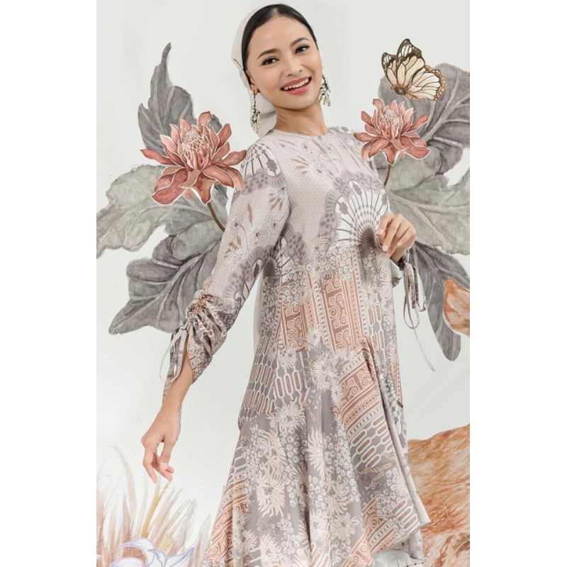 Allegra Tunic Wearing Klamby