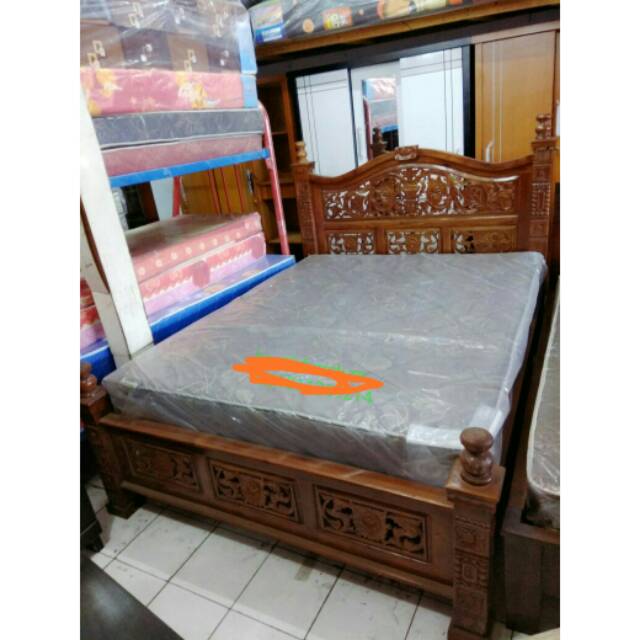 Ranjang kayu jati ukir 160 x 200 cm