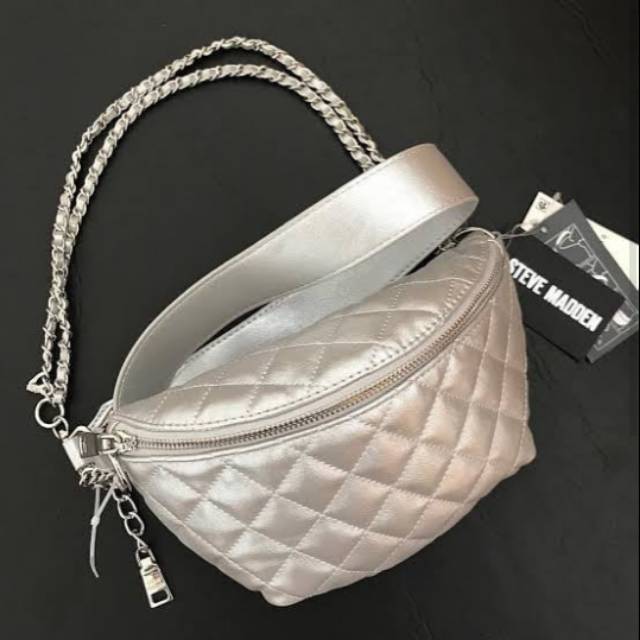 Tas Steve Madden Mandie Belt Bag Silver.
