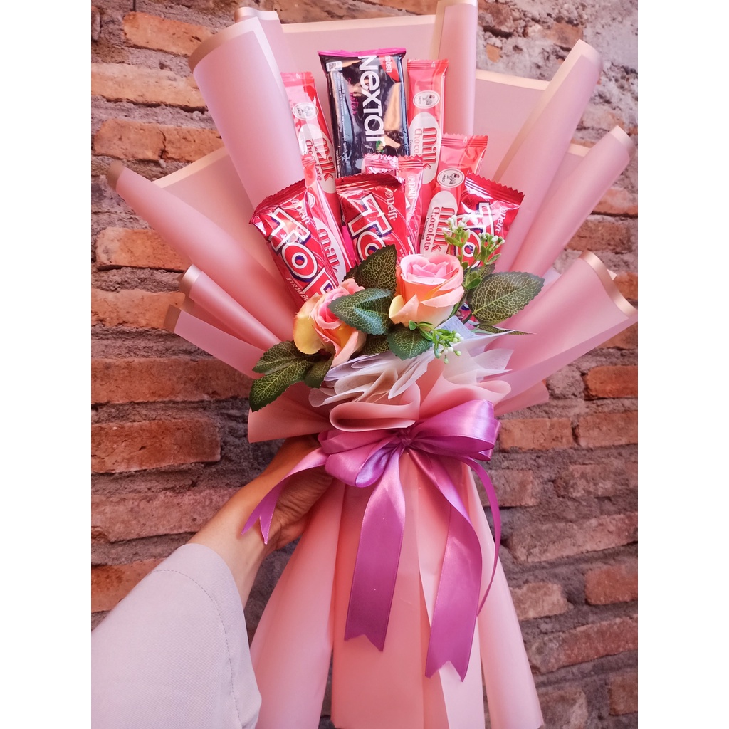

BUKET SNACK MURAH / BUKET SNACK / BUKET WISUDA / KADO WISUDA / BUKET PINK