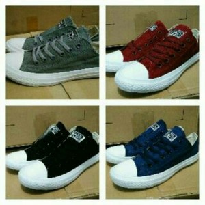 Sepatu Converse CT (Chuck Taylor) / Sepatu Converse Pria / Sepatu Santai Pria / Sneakers Pria / Sepatu Anak Sekolah