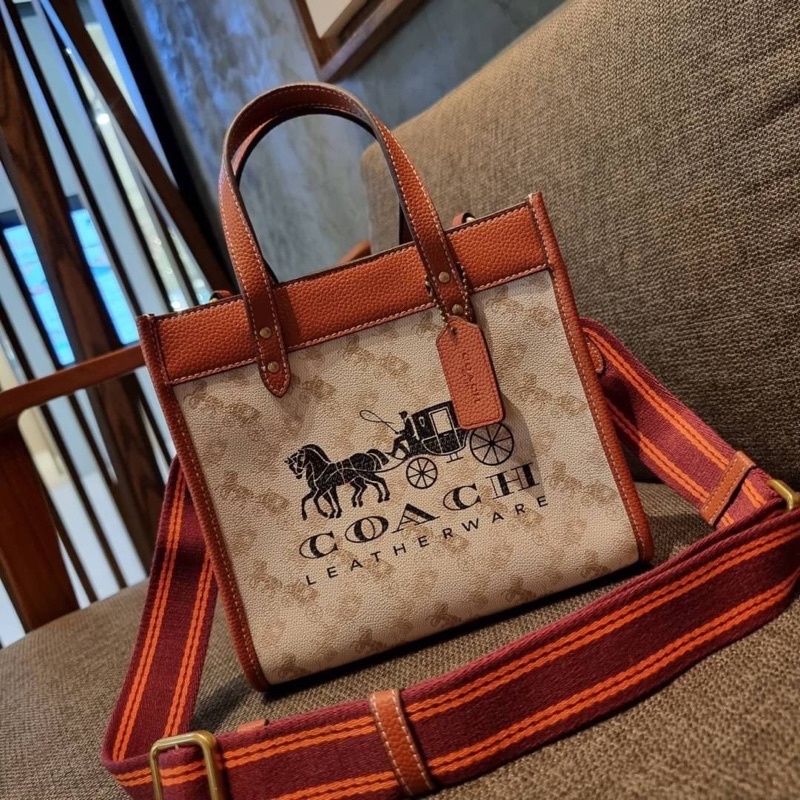 tas wanita SELEMPANG Field Tote TOTEBAG 22 With Horse And Carriage Print And Carriage Badge 8456