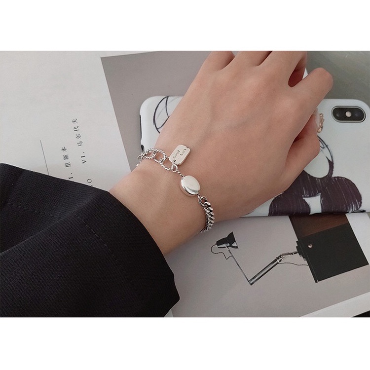Gelang Keberuntungan Bentuk Persegi Bahan Stainless Steel Gaya Retro Untuk Wanita