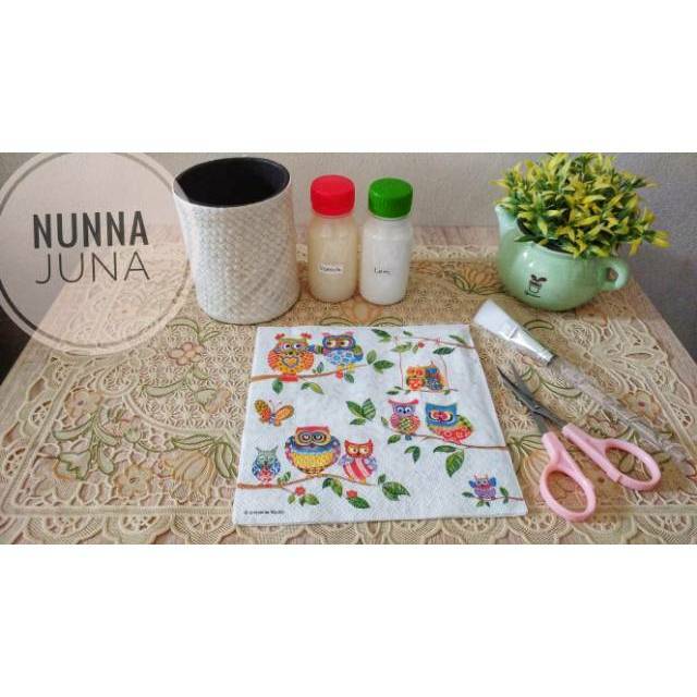 

Paket Decoupage Media Box Tempat Pensil dan Tisu Motif, Lem, Kuas, Brush Foam, Varnish Decoupage