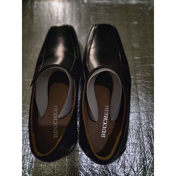 sepatu pria BUCCHERI