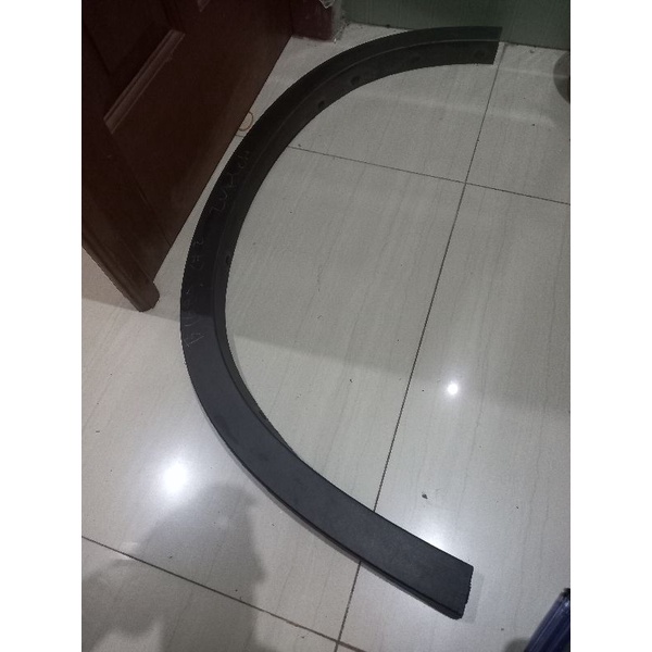 over fender BMW X1 (51777332339) belakang kiri 2017-2020