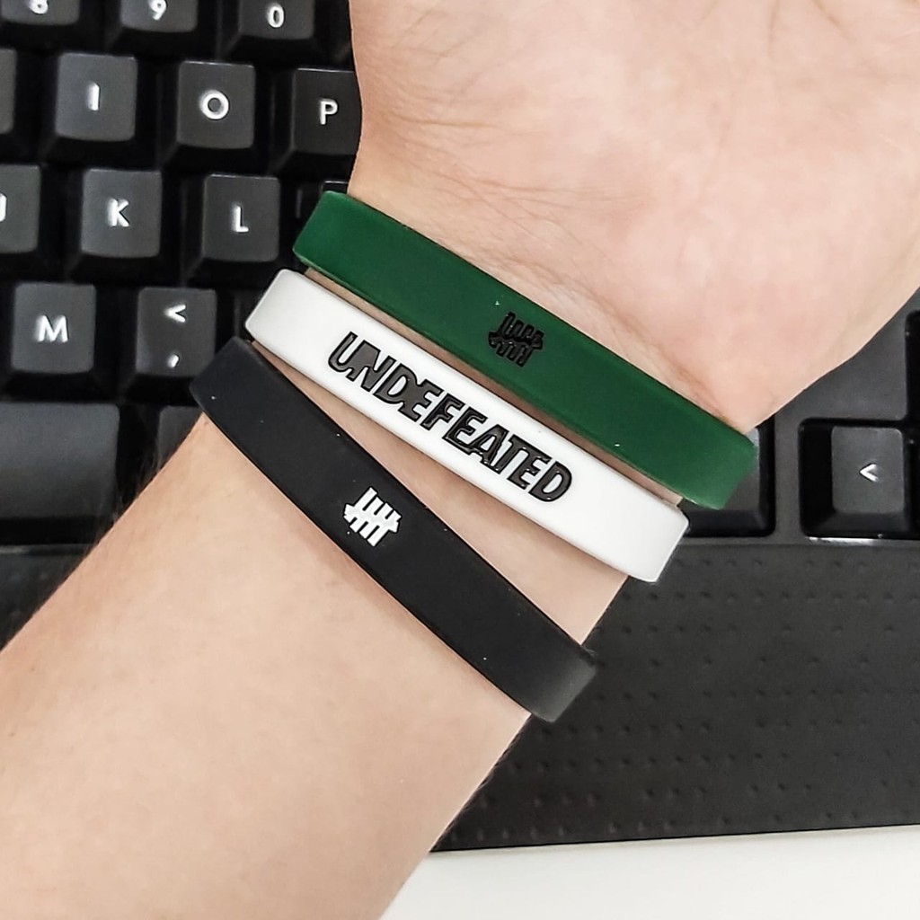 Gelang Pria Rubber / Wristband - UNDEFEATED - Aksesoris Fashion Hype [ Gratis Ongkir / Cod ]