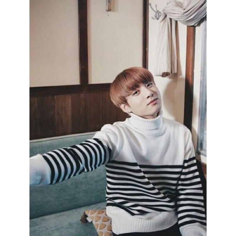 Sweater Jungkook Turtleneck // Sweater Korea Motif