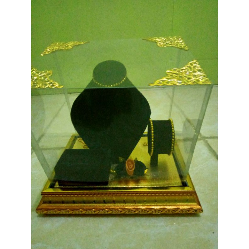 Box seserahan Perhiasan