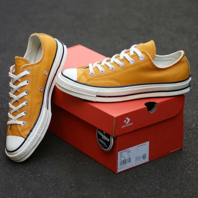 Sepatu Sneakers Pria CONVERSE Chuck 70 Ox Leather Sunflower Egret Original 167066C