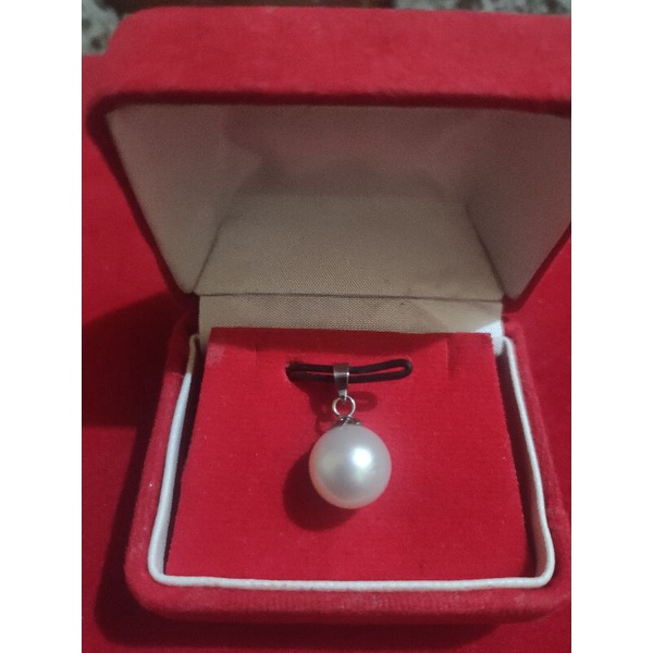 liontin emas putih model simple dengan mutiara air laut