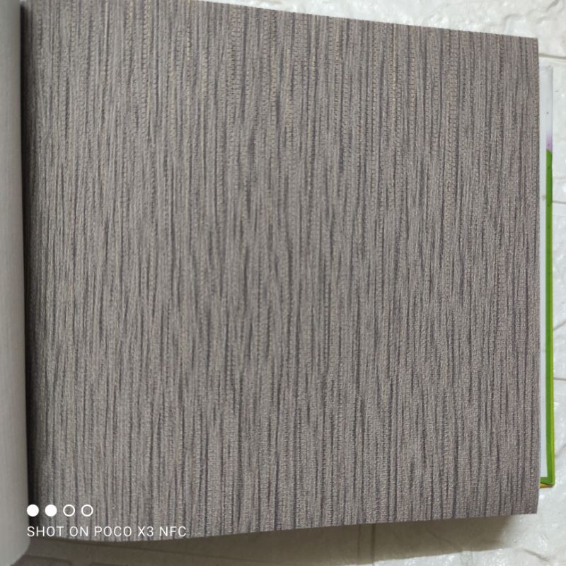 wallpaper dinding wallpaper vinyl premium polos abu abu tua serat salur