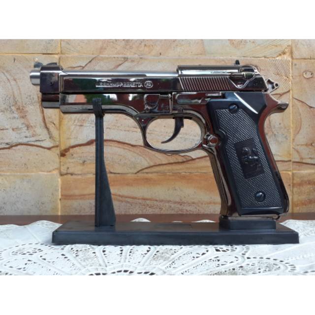 Korek api (pistol baretta)