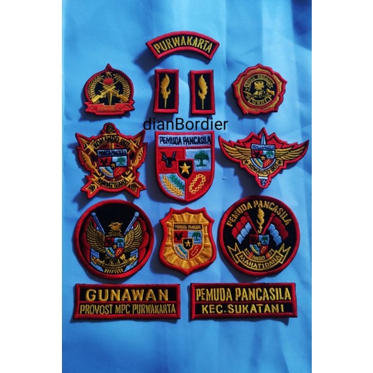 atribut pemuda pancasila