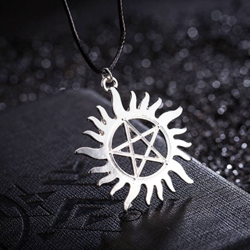 Kalung Liontin Bentuk Bintang Bahan Stainless Steel S925 Gaya Vintage Untuk Pria