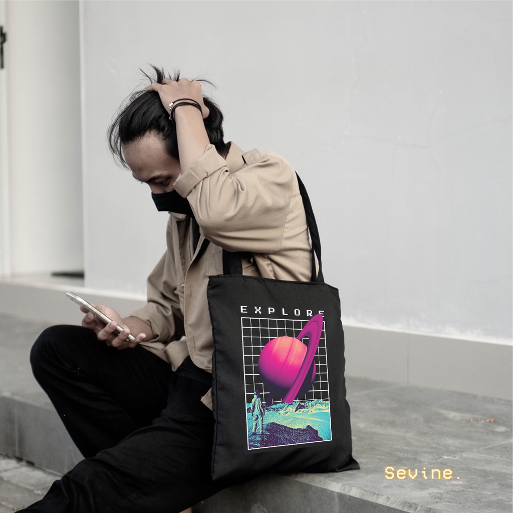 Sevine Totebag Fashion Tas Tote Bag Hitam Resleting Pria Wanita Laptop Kuliah Retro Vaporwave - HVW5