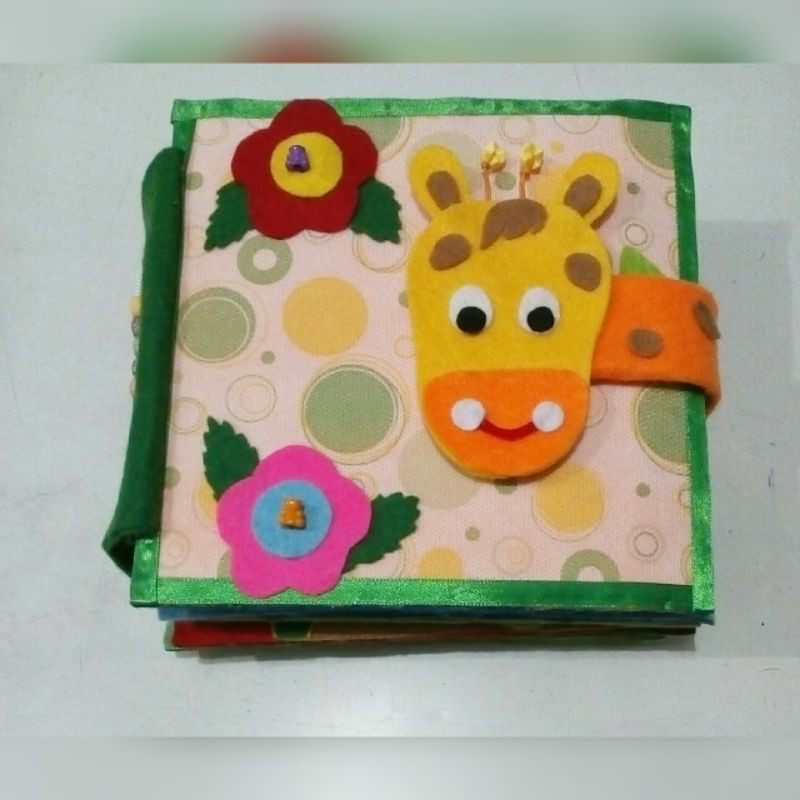 Busy book / mainan edukasi / quite book