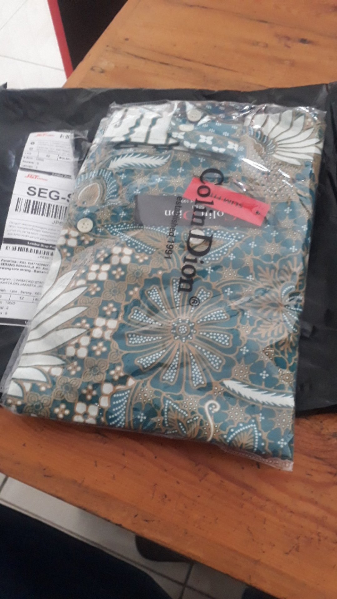 Kemeja Batik Pria Slim Fit Lengan Panjang Colindion Cbl1105