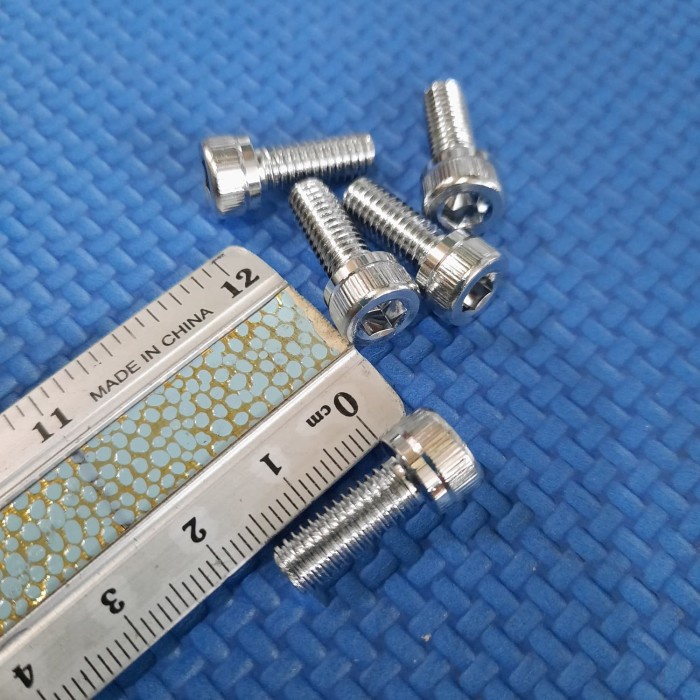 baut L5 1.5cm croom