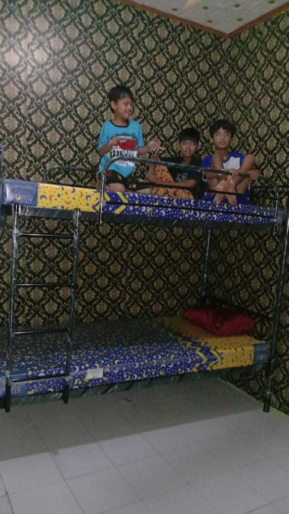 Ranjang Susun Ranjang Tingkat Besi Uk. 90 X 200 Garansi + Busa Inoac Asli