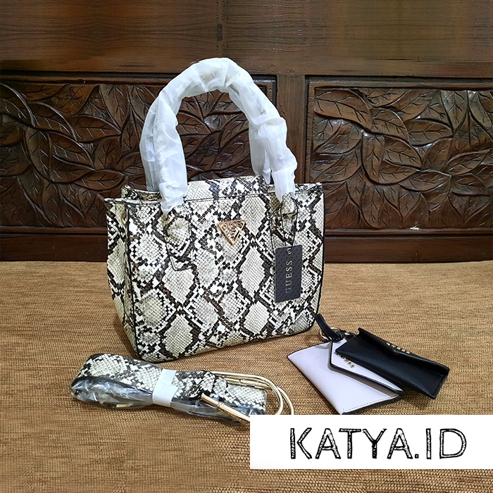 GUESS KIRBY GIRLFRIEND SATCHEL BAG NEW 2020