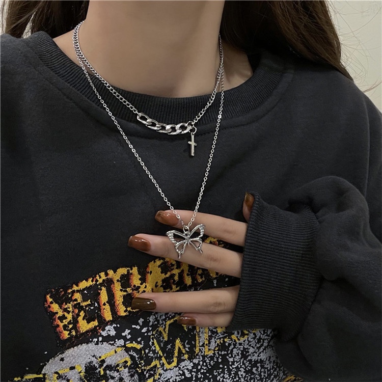 Double layer twin butterfly kalung wanita kalung cross hip hop trendi keren Tahun Baru sweater jarin