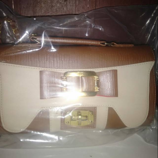 Tas rantai mocca cream