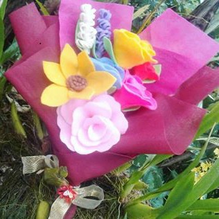 BUKET BUNGA FLANEL 010 / BUKET BUNGA MURAH / BUKET WISUDA