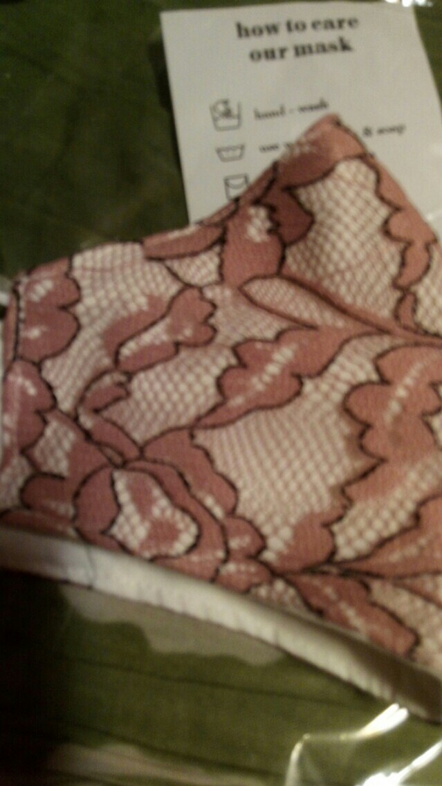 Masker Kain Brokat Cantik 3 Ply Bisa Diisi Tissue Dan Dicuci