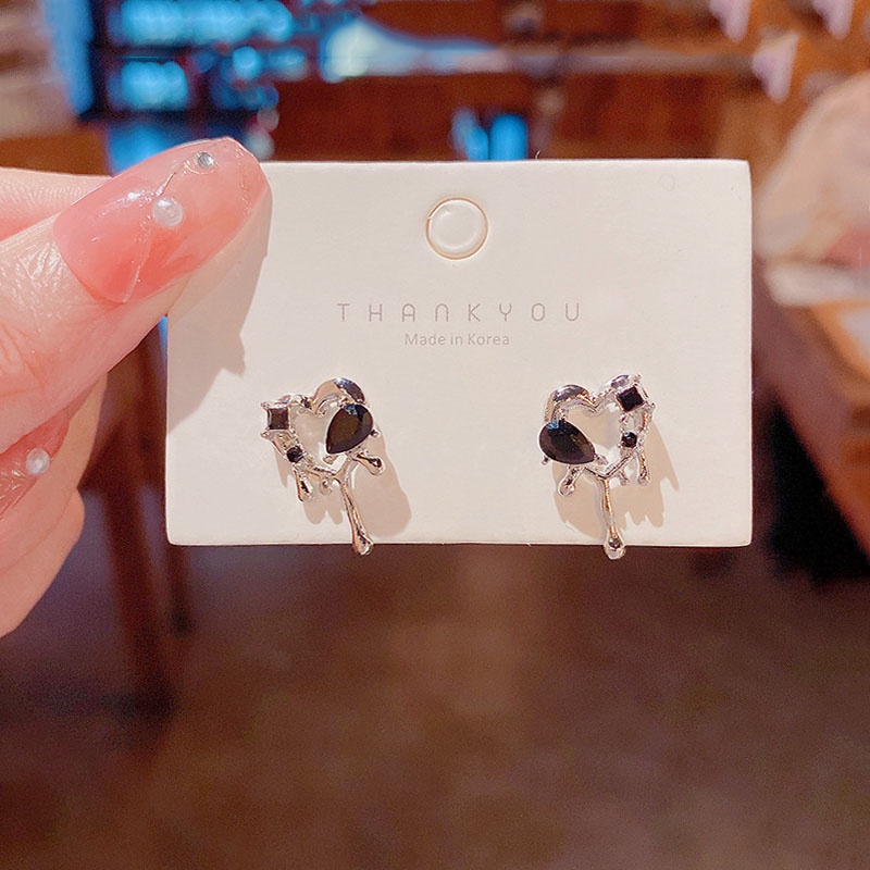 Anting Stud Bahan 925 silver needle Bentuk Hati Warna Hitam