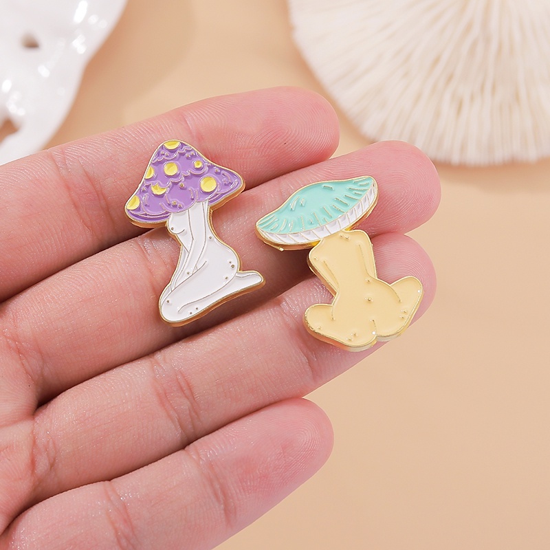 Bros Pin Enamel Desain Kartun Jamur Pasang Tas Ransel