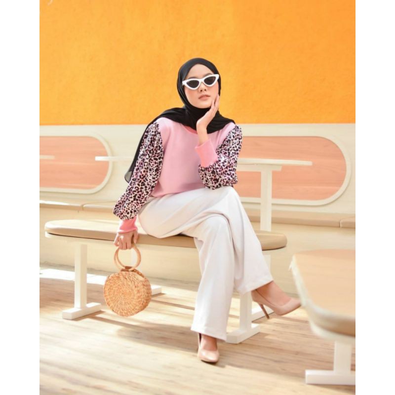 Blus lengan motif leopard