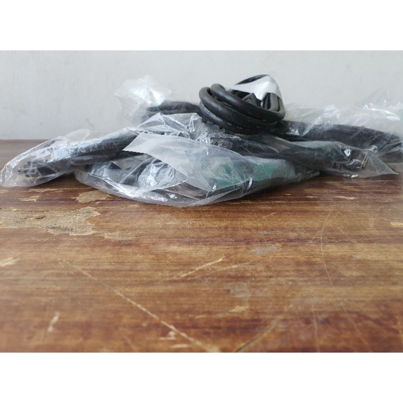 kabel display port original bawaan dell 24in mantul