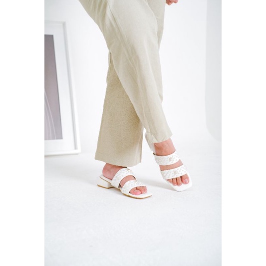 Eveseitch - LUMI PEARL- Raya Series - Sandal Tali Wanita