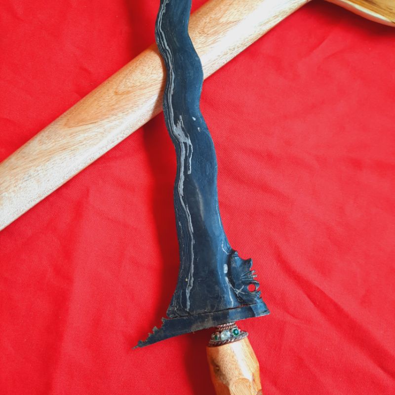 KERIS NAGA KIKIK