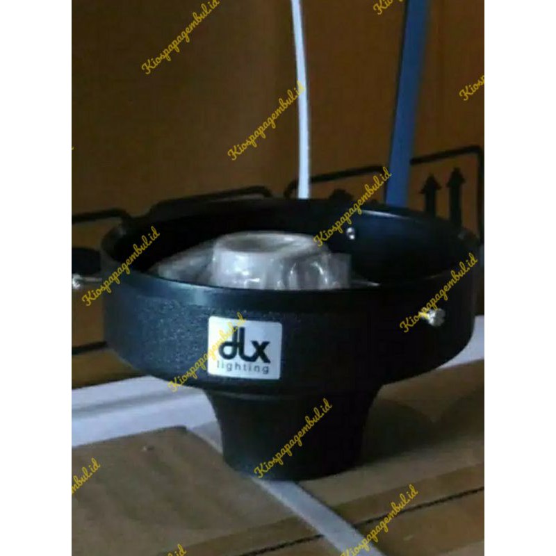 Mounting untuk sambungan ke tiang lampu penyanggah lampu taman dlx lightning